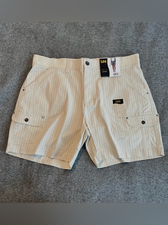 Lee Pants - Lee Women’s Cream /Tan Striped Casual Mid Rise Waist 38” Size 18 Shorts NWT
